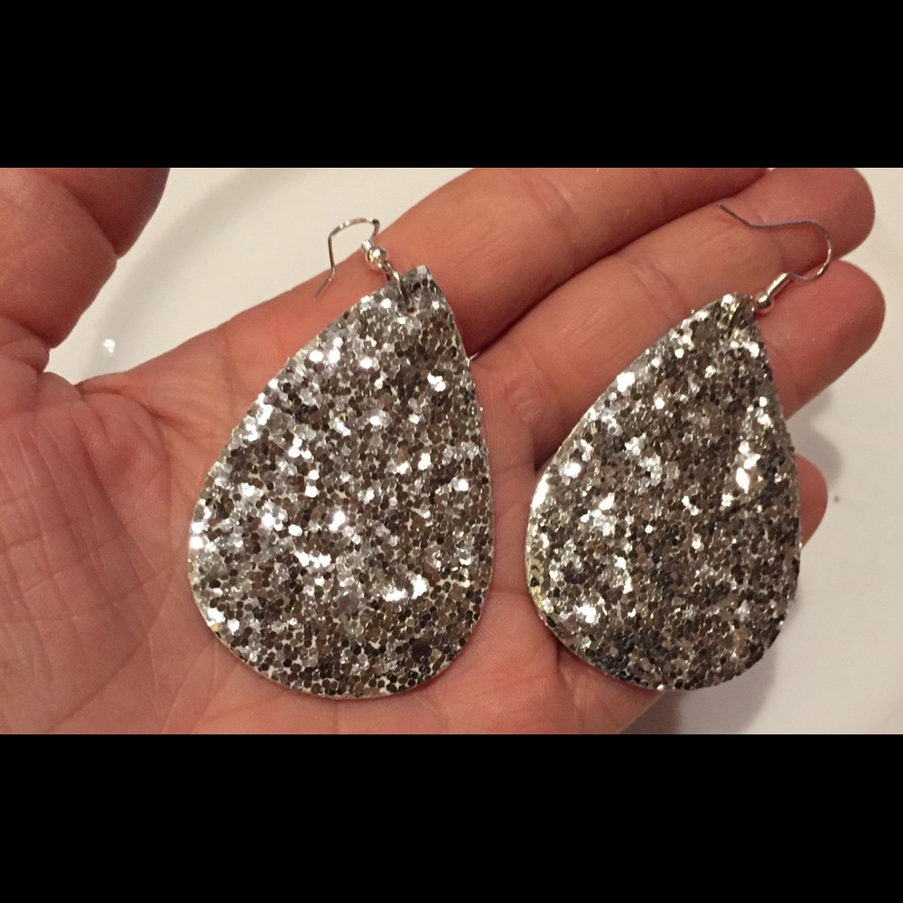 🎀 Shiny teardrop earrings 🎀 - Picture 2 of 6